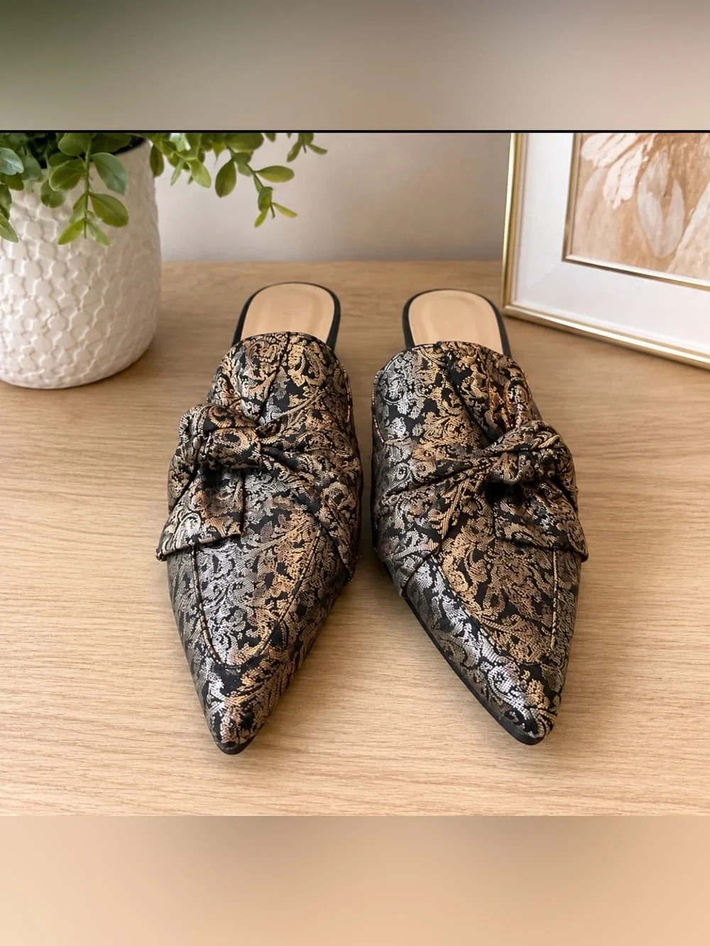 DKNY 8.5 Pier brocade mules black/ gold